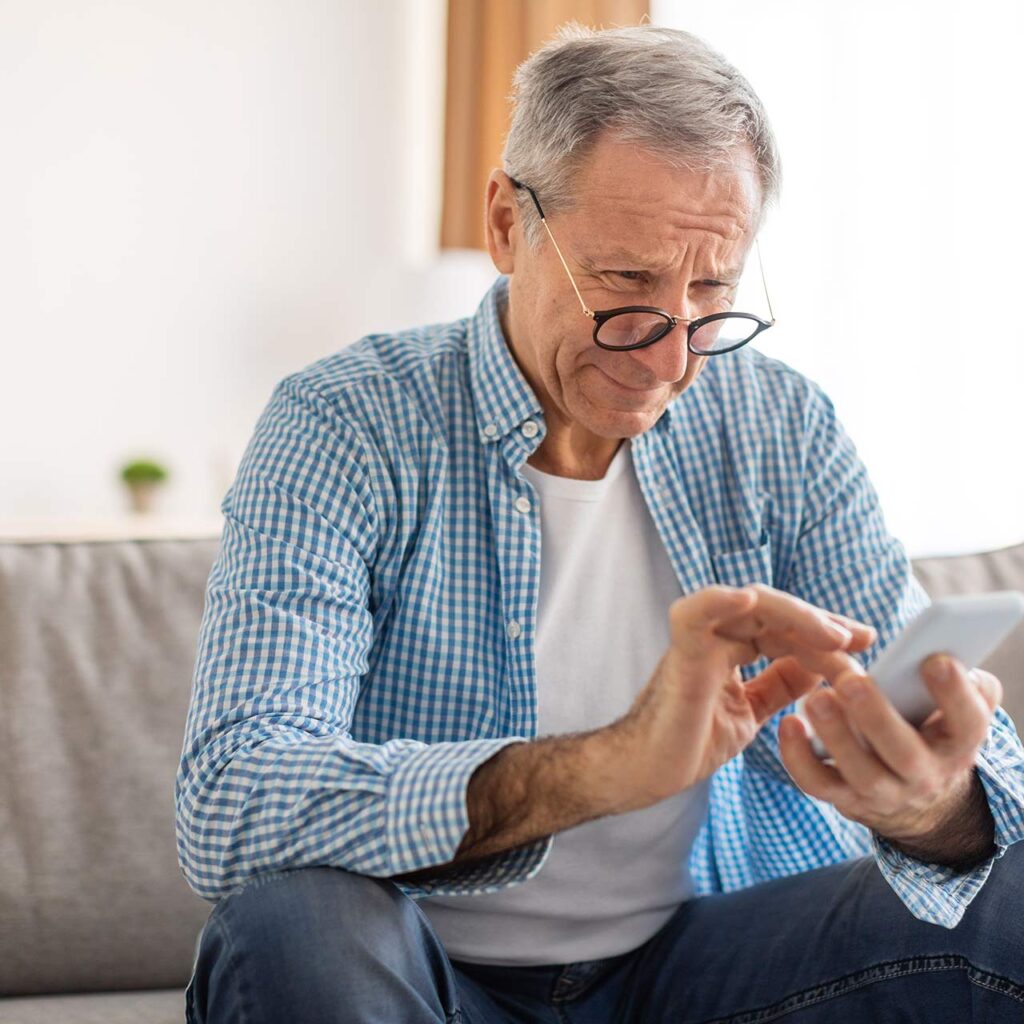 Macular Degeneration Symptoms